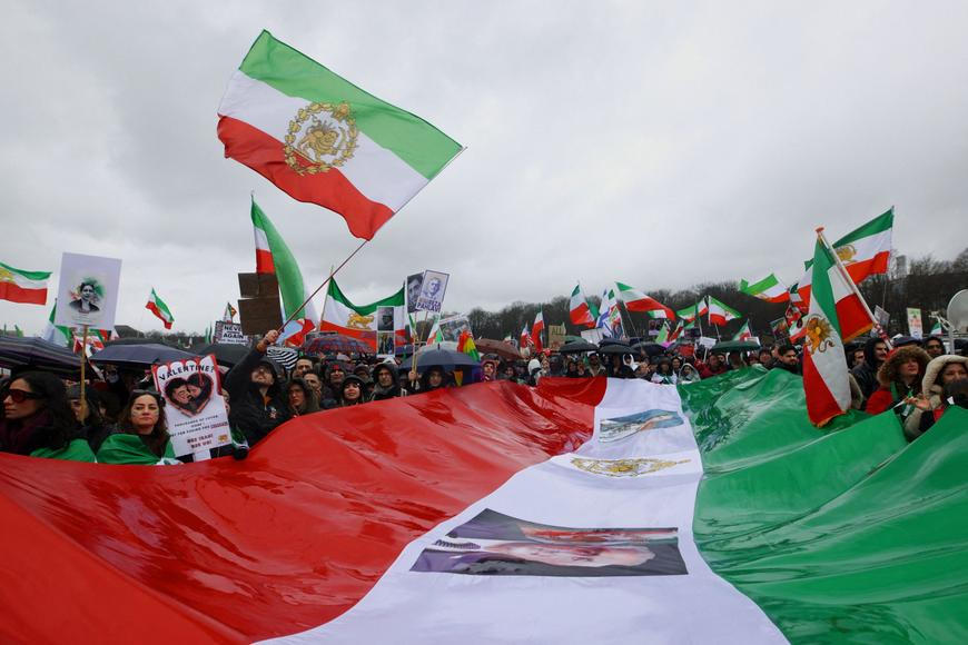 Na teheránské univerzitě znovu vypukly protesty proti režimu, studenti se střetli s milicemi