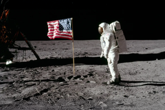 Buzz Aldrin na povrchu Měsíce během mise Apollo 11, červenec 1969.