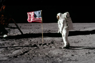 Buzz Aldrin na povrchu Měsíce během mise Apollo 11, červenec 1969.
