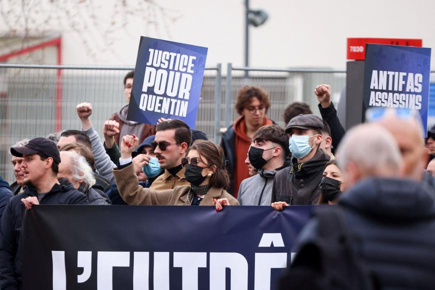 Lyon v obležení. Tisíce lidí vzdaly hold aktivistovi zabitého stoupenci krajní levice