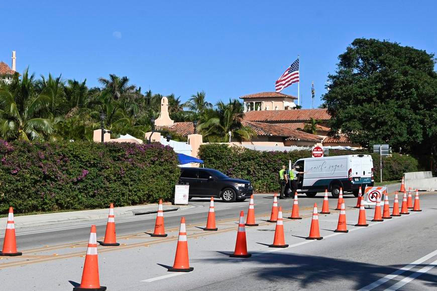 Tajná služba zastřelila muže, který chtěl vniknout do Trumpova sídla na Floridě