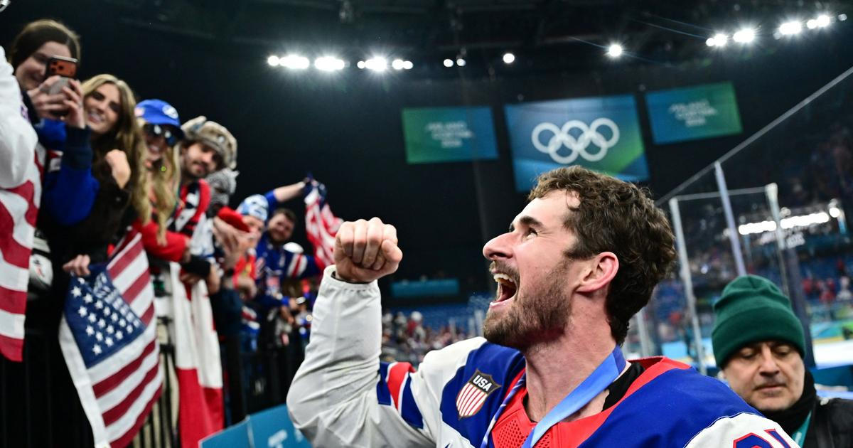 Vyhrál olympijský duch, nakazil nás, jásal šampion. Connor? Už nikdy si nekoupí drink