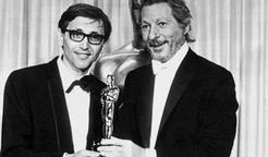 V roce 1968 Jiří Menzel získal za Ostře sledované vlaky, natočené podle románu Bohumila Hrabala, Oscara pro cizojazyčný film. Podle Hrabalových knih točil i později.