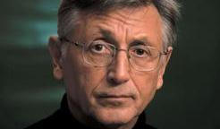 Skřivánci na niti podle Hrabalových povídek z roku 1969 skončili nakonec v trezoru pro svou kritiku komunistické zvůle a k divákům se dostali až po změně režimu. 21 let po vzniku získali cenu na festivalu Berlinale.