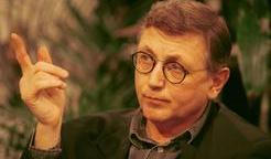 Menzelovy další hrabalovské filmy, malebné Postřižiny či Slavnosti sněženek, stejně jako komediální snímky ze 70. a 80. let, často podle scénáře Zdeňka Svěráka (Na samotě u lesa, Báječní muži s klikou či na Oscara nominovaná Vesnička má středisková), patří k nejlepšímu, co v té době vznikalo.