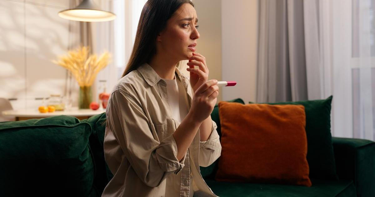 Sterilizace už dávno není jen krajní řešení. Některé ženy ji volí jako spolehlivou a nehormonální ochranu před nechtěným těhotenstvím – často ve chvíli, kdy jiné metody selhávají nebo nejsou možné ze zdravotních důvodů. Jak zákrok probíhá, kolik stojí a proč se pro něj rozhodují i mladší ženy?