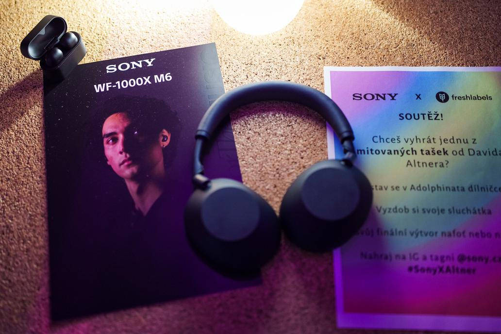Sony posouvá propojení technologie a módy na novou úroveň. Společně s návrhářem Davidem Altnerem představila limitovanou sadu designových tašek při příležitosti představení sluchátek Sony WH-1000XM6 v nové pískově růžové barvě