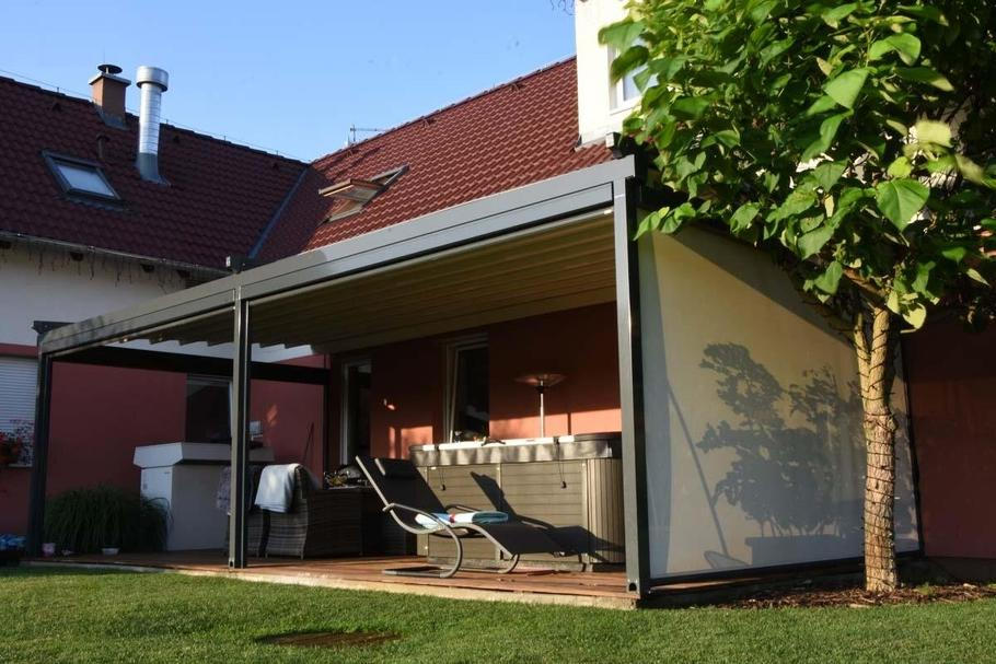 Screenové rolety jako skvělý doplněk a ochrana před sluncem, větrem i deštěm.