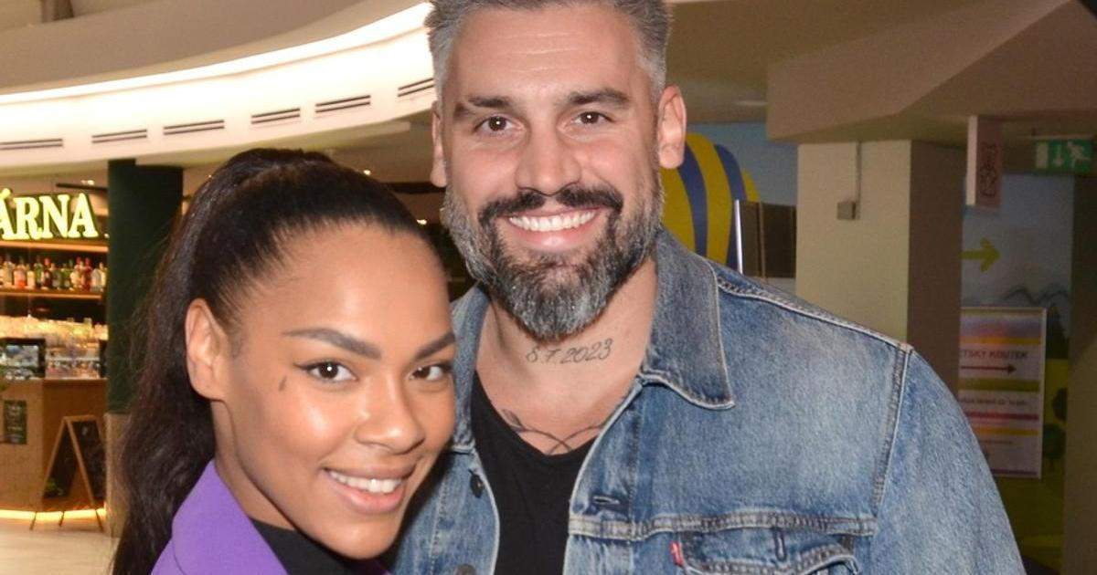 Angie Mangombe, Josef Kůrka