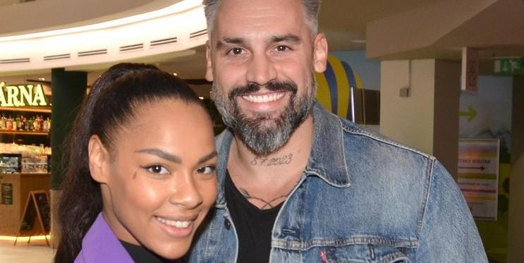 Angie Mangombe, Josef Kůrka