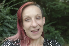 Policie již několik měsíců pátrá po Michaele Stehlíkové, ovšem neúspěšně. Proto se nyní obrací na širokou veřejnost s prosbou o pomoc