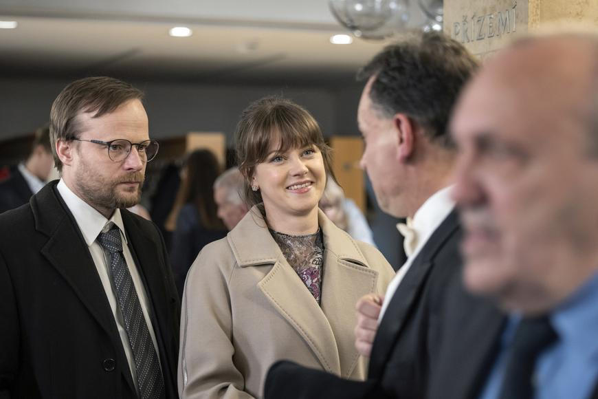 Podle Hájíčkova románu Dešťová hůl vzniká minisérie. Objeví se v ní Boková a Hádek