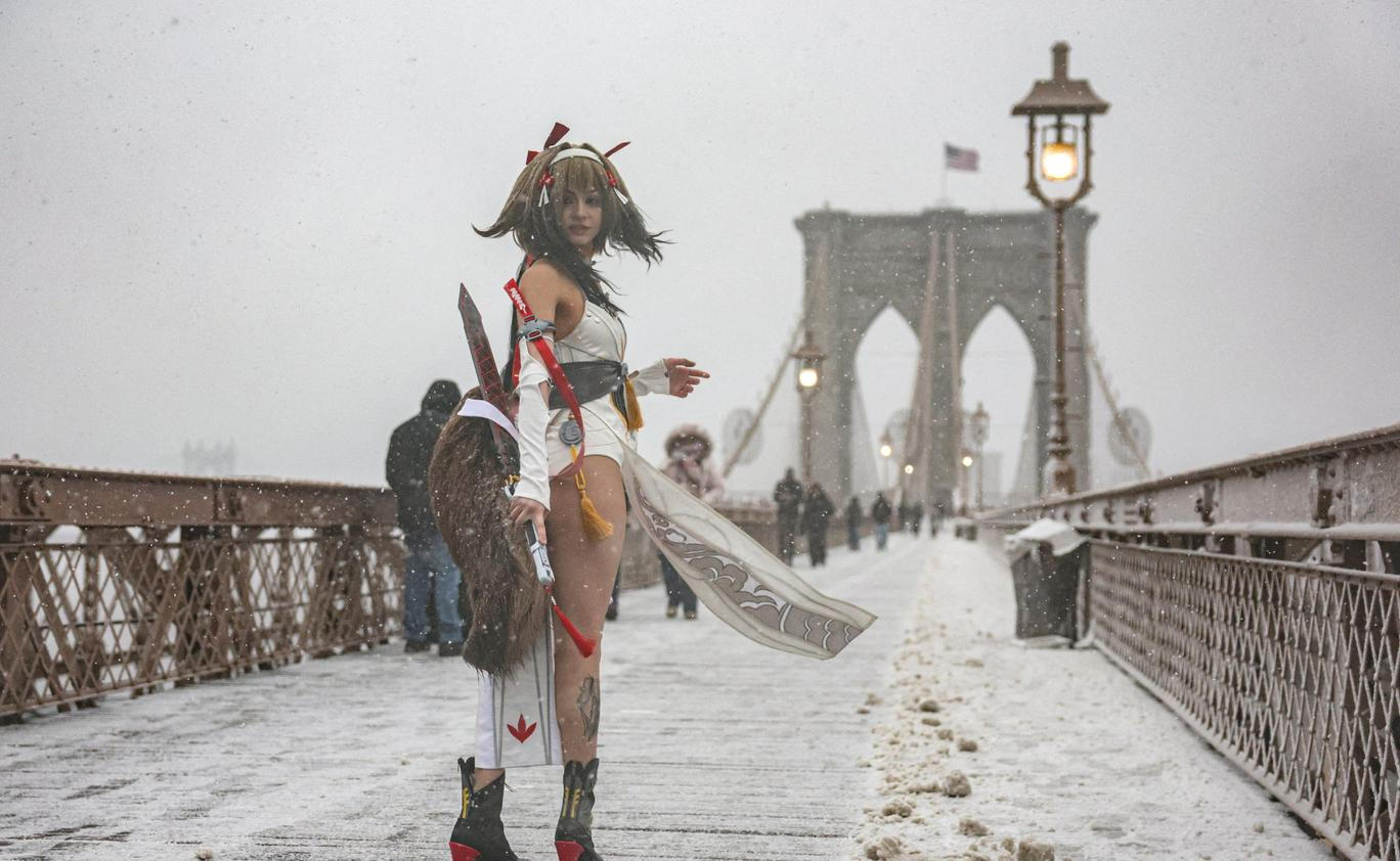 Miliony obyvatel města New York a dalších částí severovýchodu Spojených států jsou kvůli zákazům cestování v důsledku sněhové bouře uvězněny doma.