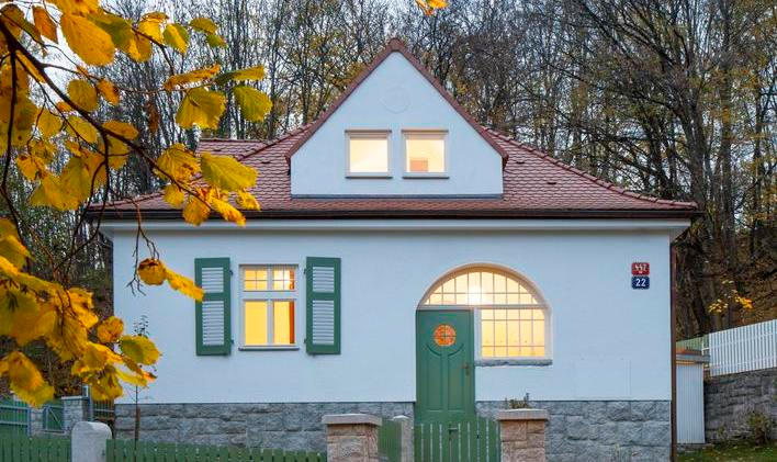 Vilka v Liebigově městečku dnes dokazuje, že i drobná stavba může nést silný architektonický příběh. 