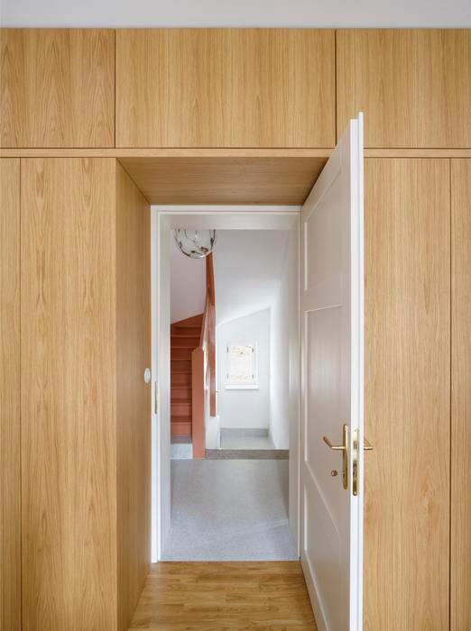 Díky vhodné úpravě spolu historická část a novostavba nesoupeří – naopak se příjemně doplňují.