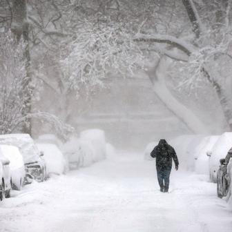 Powerful winter storm hits New York City