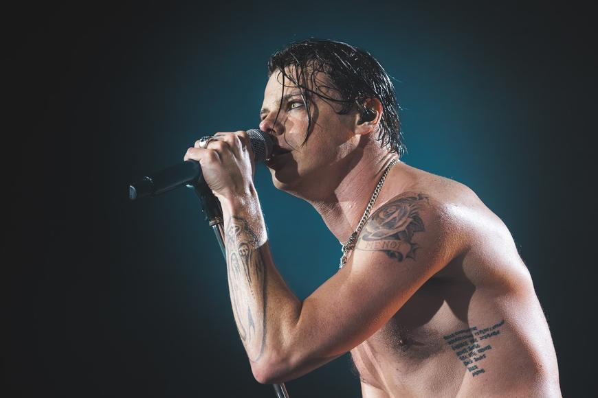 Yungblud se svým festivalem poprvé míří do světa. Zastaví se jen v Hradci Králové