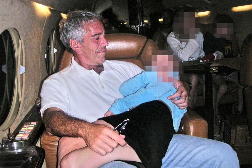 Víme, jak padl, ale ne jak začal. Jeffrey Epstein: příběh parazita, který oklamal elity