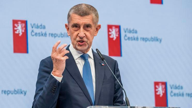 Andrej Babiš, premiér, politik, gesto