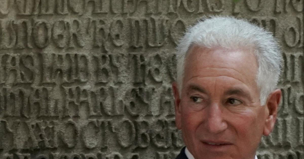 Velvyslanec USA v Paříži, jenž nevyslyšel předvolání, volal ministrovi zahraničí