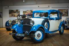 Renovací prošel i Wikov 35 Labuť, dodnes jediný dochovaný kus s tímto typem karoserie. Auto z roku 1931 má vyvolávací cenu 990 tisíc korun.