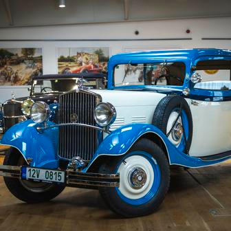 Renovací prošel i Wikov 35 Labuť, dodnes jediný dochovaný kus s tímto typem karoserie. Auto z roku 1931 má vyvolávací cenu 990 tisíc korun.