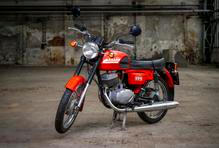 Od koruny bude v nabídce i ČZ 175/487 z roku 1987 v původním stavu s nájezdem ani ne 10,5 tisíce kilometrů.