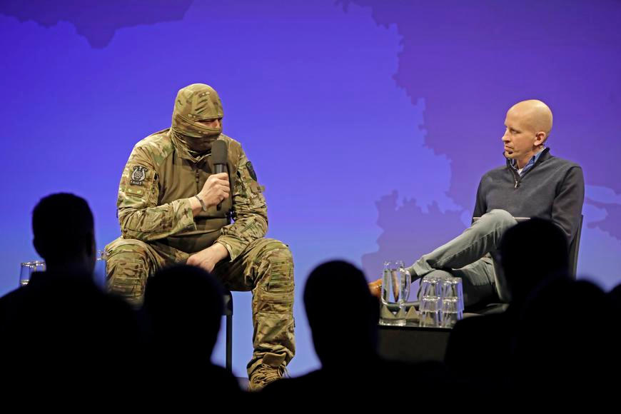 Kolik munice jsme poslali Ukrajině? A kdo blokoval pomoc? Klíčoví muži prozrazují