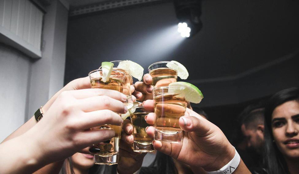 Mládež se dnes baví úplně jinak, než dřívější generace.