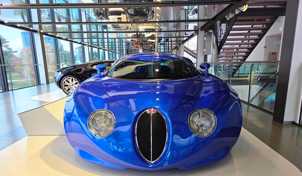 Dříve nepředstavený prototyp Bugatti Veyron z roku 1999.
