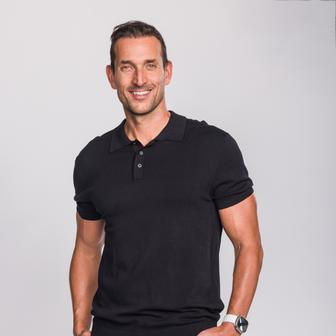 V průběhu natáčení se často setkává s krizemi, pochybnostmi i návraty ke starým návykům, které mohou celý proces ohrozit.