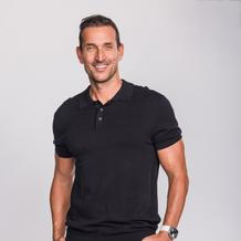 V průběhu natáčení se často setkává s krizemi, pochybnostmi i návraty ke starým návykům, které mohou celý proces ohrozit.