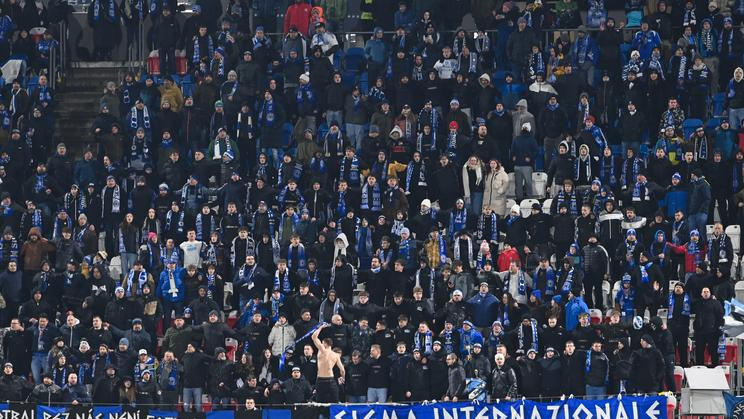 Kotel olomouckých fanoušků během zápasu Olomouc - Lausanne