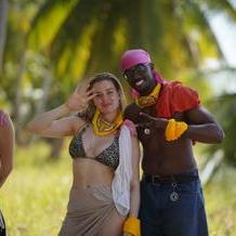 U Viviane Kerstin Terschawetz se po startu Survivoru rozjela vlna komentářů, ve kterých diváci porovnávají její „instagramový“ vzhled se syrovými záběry z ostrova a často sklouzávají k posměchu a hodnocení těla. Zároveň se v debatě objevuje i druhá strana, která připomíná vliv únavy, stresu a podmínek natáčení (a možného záměrného přibrání) a otevírá otázku, kde je hranice mezi kritikou hry a toxickým body shamingem.