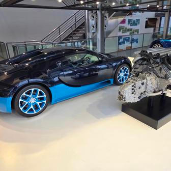 Jak jsme ale zmínili, sériový Veyron dostal šestnáctiválec se čtyřmi turbodmychadly a základ této jednotky se v Bugatti používá dodnes.