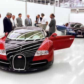 Veyron měl být dokonalý, ale i kvůli tomu ho provázela řada problémů, při nichž došlo několikrát k odložení výroby.