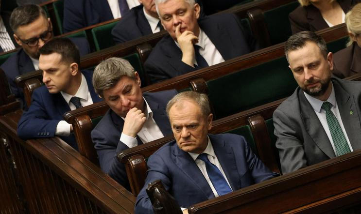 Polish FM Sikorski speaks on foreign policy at parliament in Warsaw