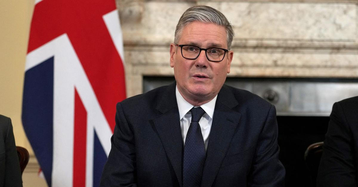 Další rána pro Starmera. Úředník popsal tlak při jmenování amerického velvyslance