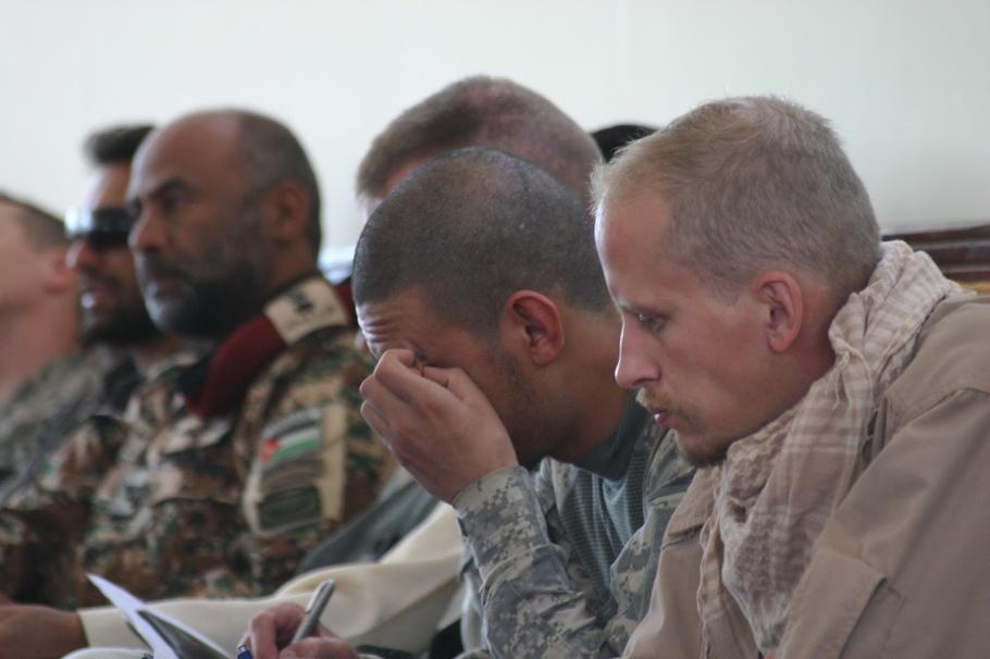 Autor textu (první zprava) coby vedoucí civilní části Provinčního rekonstrukčního týmu v afghánské provincii Logar, 2010 Autor textu (první zprava) coby vedoucí civilní části Provinčního rekonstrukčního týmu v afghánské provincii Logar, 2010