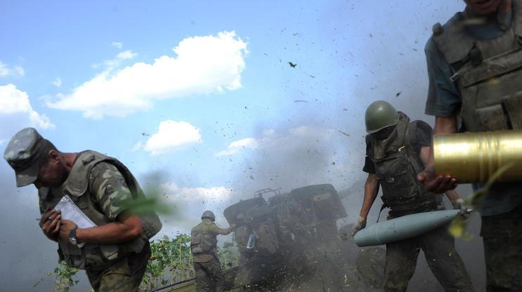 Ukrajina - armáda - Luhanská oblast - dělostřelecká palba