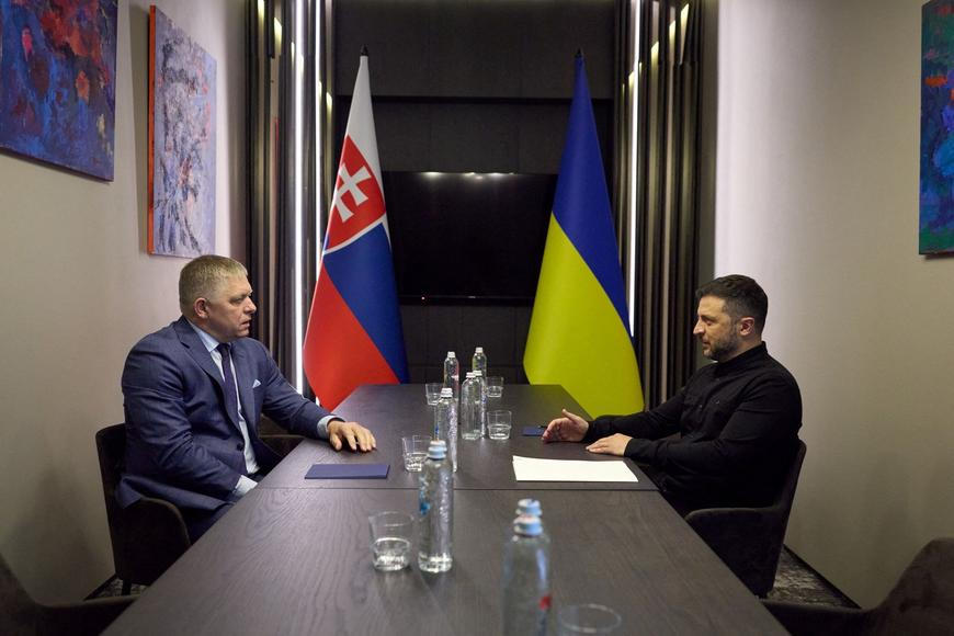 Fico a Tusk pojedou v pátek na Ukrajinu. Jednat mohou i o protiruských sankcích