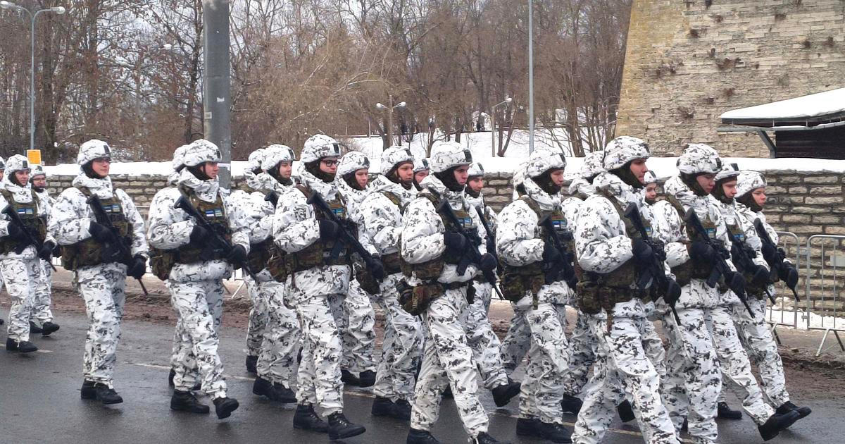 „Jsme jako ježci.“ Země na dohled od Ruska se chystá na válku: bude to stačit?