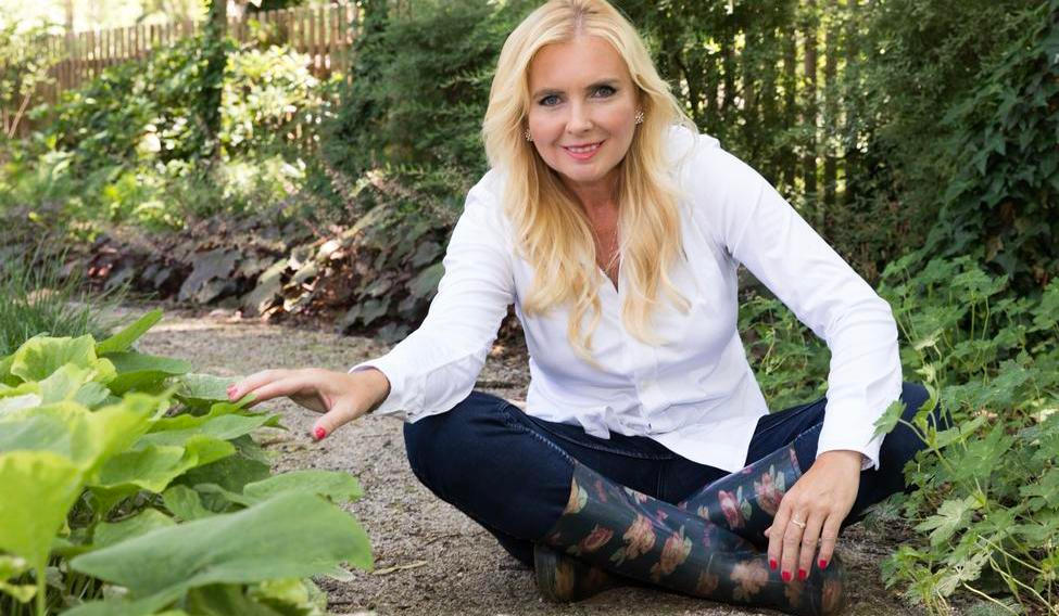 Dana Makrlíková se prý před lety nakazila virem jménem zahradničení.