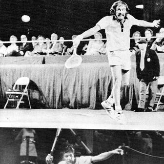 Tenisová Masters Grand Prix - předchůdce Turnaje mistrů v roce 1973. Jan Kodeš v Bostonu prohrává s Johnem Newcombem. V životní sezoně stanul na čtvrtém místě světového žebříčku.