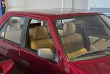 Kromě toho má Bertoneho verze třeba i krémový kožený interiér. Jiná jsou litá kola. O mechanických úpravách nicméně nikdo neví.