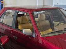 Kromě toho má Bertoneho verze třeba i krémový kožený interiér. Jiná jsou litá kola. O mechanických úpravách nicméně nikdo neví.