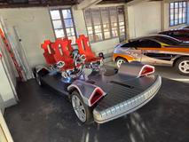 Prototyp GM Carousel mimo jiné v roce 2004 demonstroval možnosti změny pozice sedadla řidiče i způsobu, jakým bude automobil řídit.