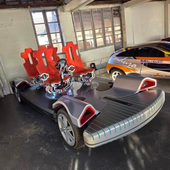 Prototyp GM Carousel mimo jiné v roce 2004 demonstroval možnosti změny pozice sedadla řidiče i způsobu, jakým bude automobil řídit.