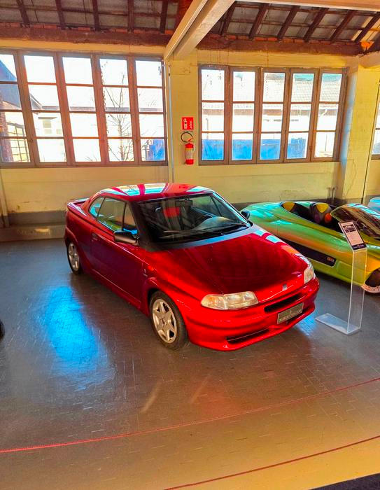 Punto Racer pak v roce 1994 představovalo možnost, jak doplnit nabídku malého auta i o kupé s pevnou střechou. Víc než koncept s přeplňovanou benzinovou čtrnáctistovkou nikdy nevznikl.