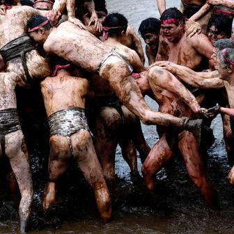 Škoda tyhle fotky minout: Punch hrdinou, sněhové inferno nebo finále po 100 letech